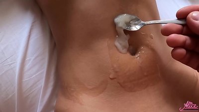 Blowjob dalam dan Seks Bergairah Close-up - Sperma yang Dimakan
